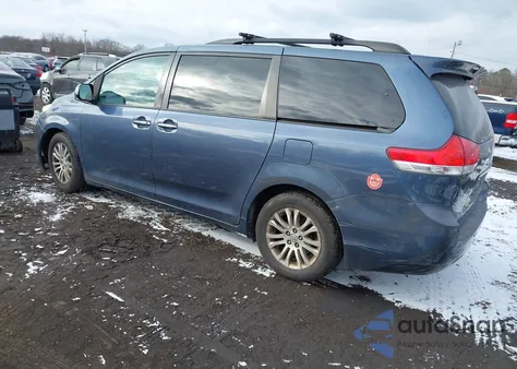 2013 Toyota Sienna Xle V6 8 Passenger from USA, damaged, VIN 5TDYK3DC5DS328603